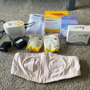 Breastfeeding/ pumping bundle: Medela Pump, Milk Storage Bag, pumping bra